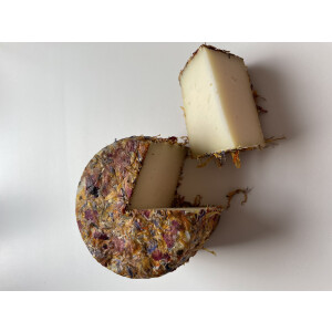 Spanischer Schafkäse mit Blüten 390 g Laib
